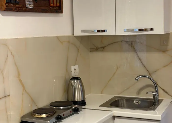 Apartment- Kamu Lägenhet Tirana